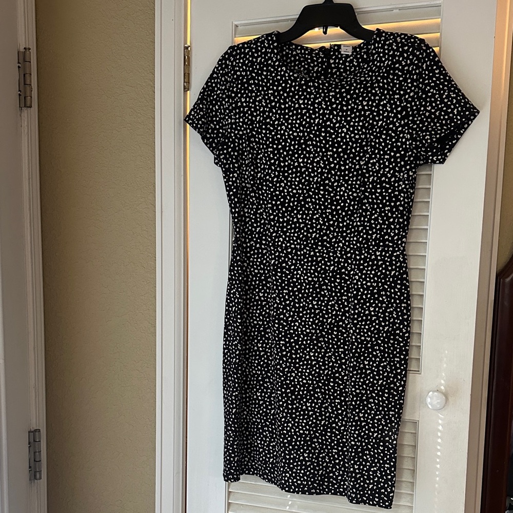 Old Navy Black and White Patterned Midi Dress